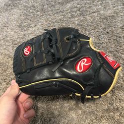 Rawlings Left handed pitcher glove