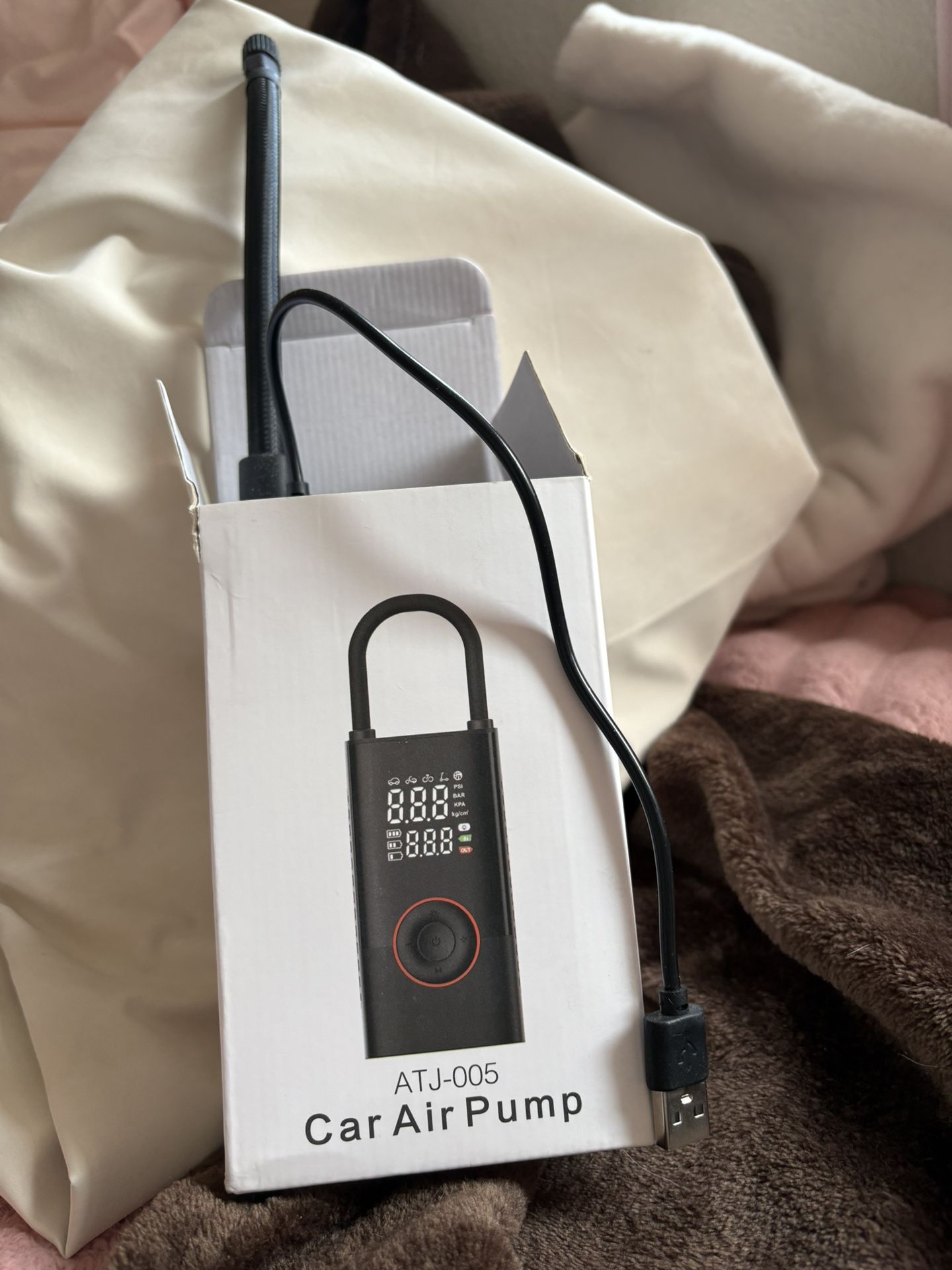 Car Tire Inflator / New