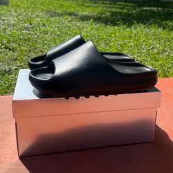 Yeezy Slides