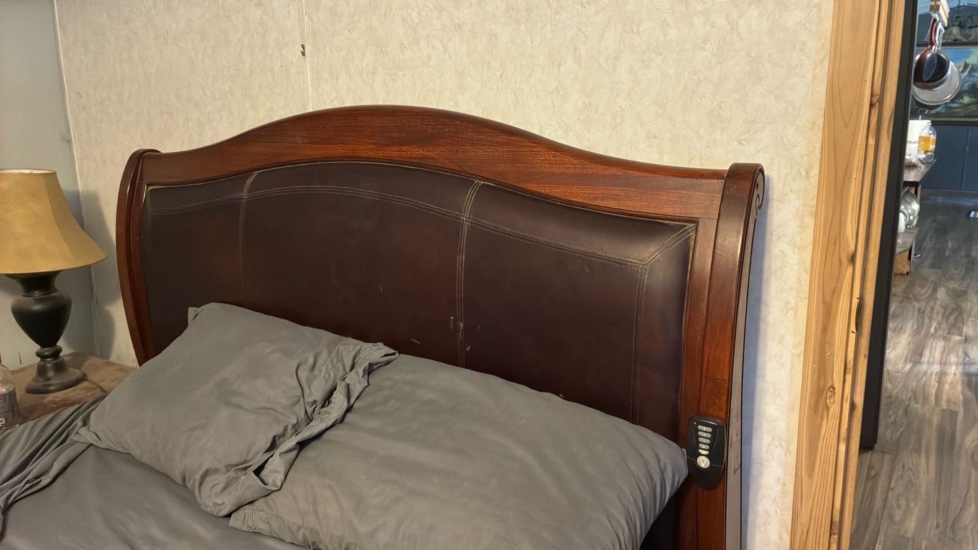 Queen Bedroom Walnut &Leather Plus Dresser