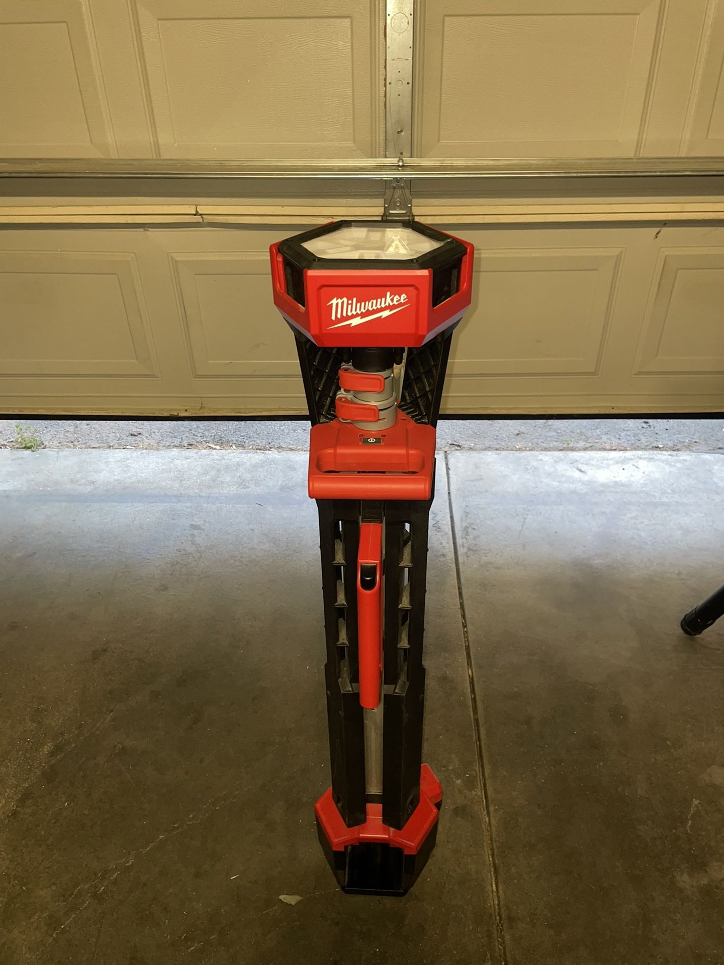 Milwaukee Rocket Light