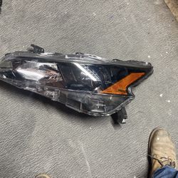 Nissan Headlight 