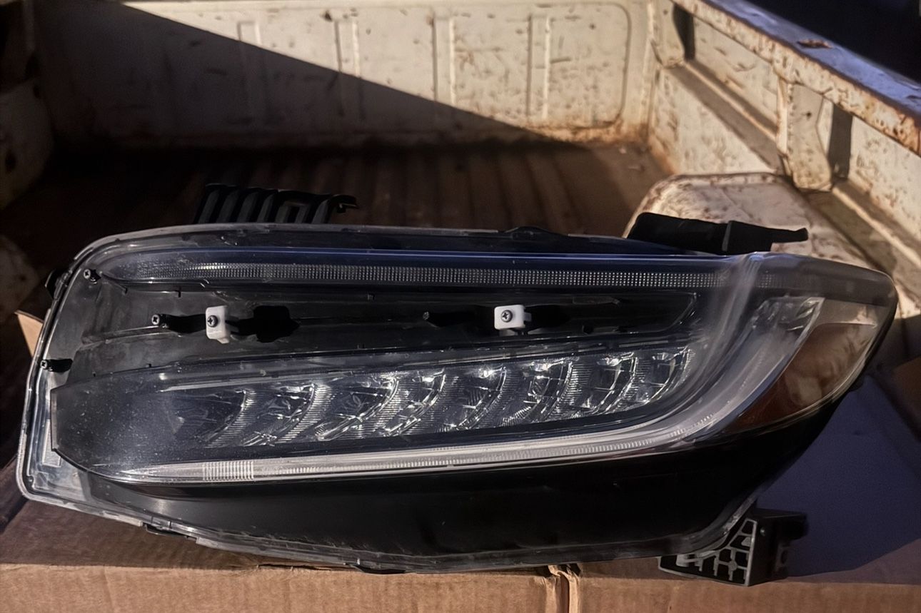 2019 Honda Insight left Headlight