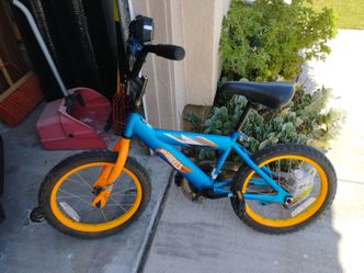 Hot Wheels Kids Bike 16"