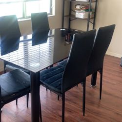 Dining Table and 6 Chairs 