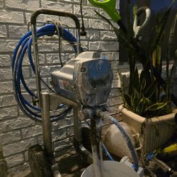 Graco Magnum Paint Sprayer 