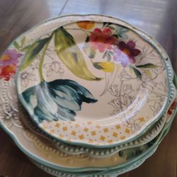 Pioneer Woman Plates 2 Different Patters