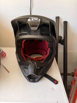 Fox V1 Full-Face Motocross Helmet