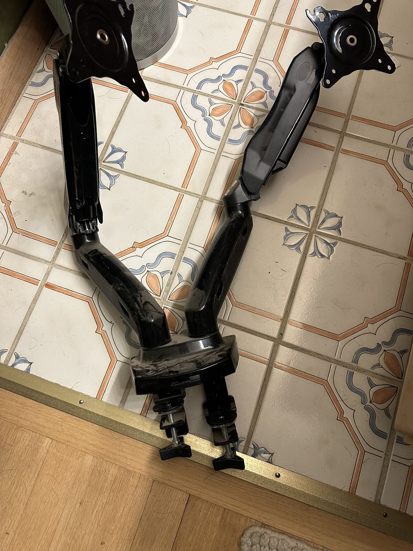 Dual Monitor Arm