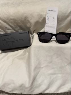 AI smart glasses New in box