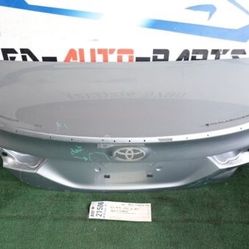 w/ dents 2018-2022 TOYOTA CAMRY SE SPORT REAR DOOR TRUNK LID 2019 OEM AW21506
