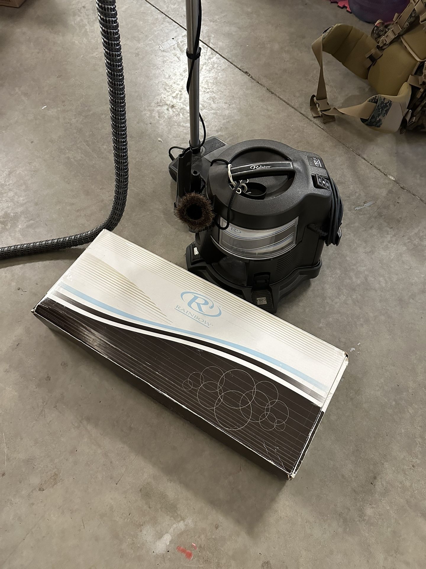 Rainbow Vacuum