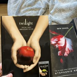 Complete twilight Series Including Midnight Sun and Life and Death of Brie