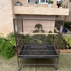 Bird Cage  With Wheels 🔺Good Condition 🔺With Wheels 🔺