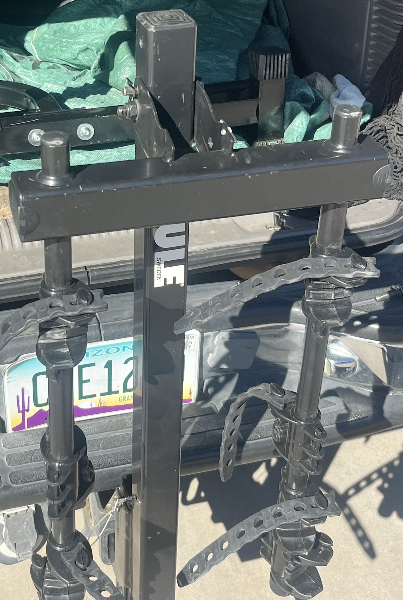 THULE BIKE RACK HOLD 2 Bikes - Good Condition