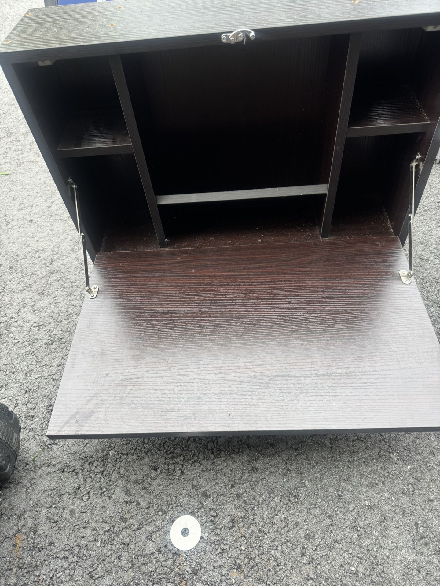 Kids wall mounted small desk