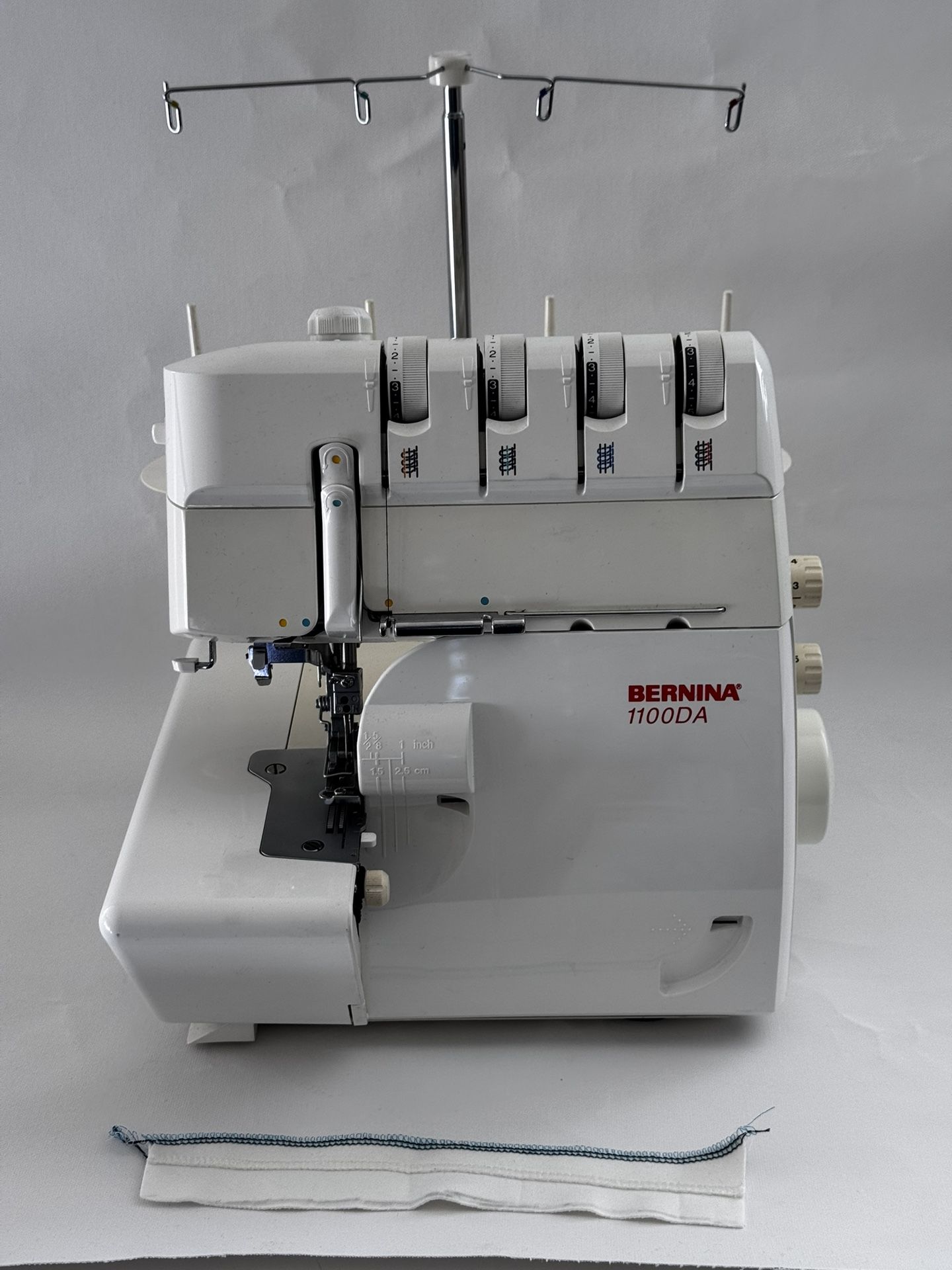 Overlocker/Serger Bernina 1100DA