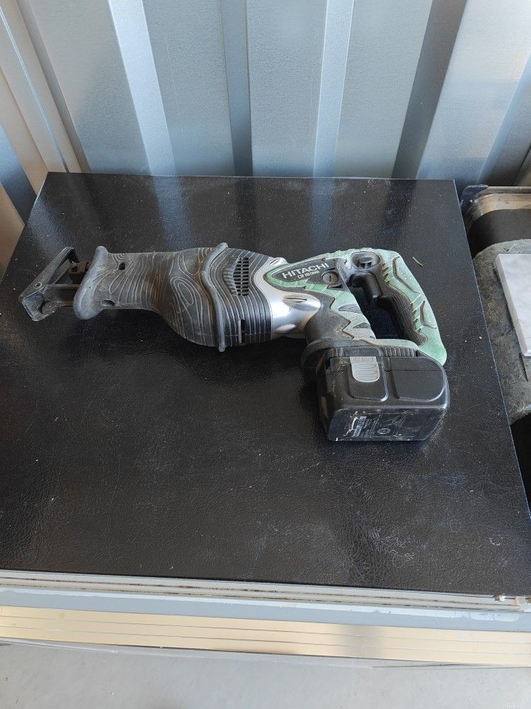 Hitachi 18v Sawzall With Battery
