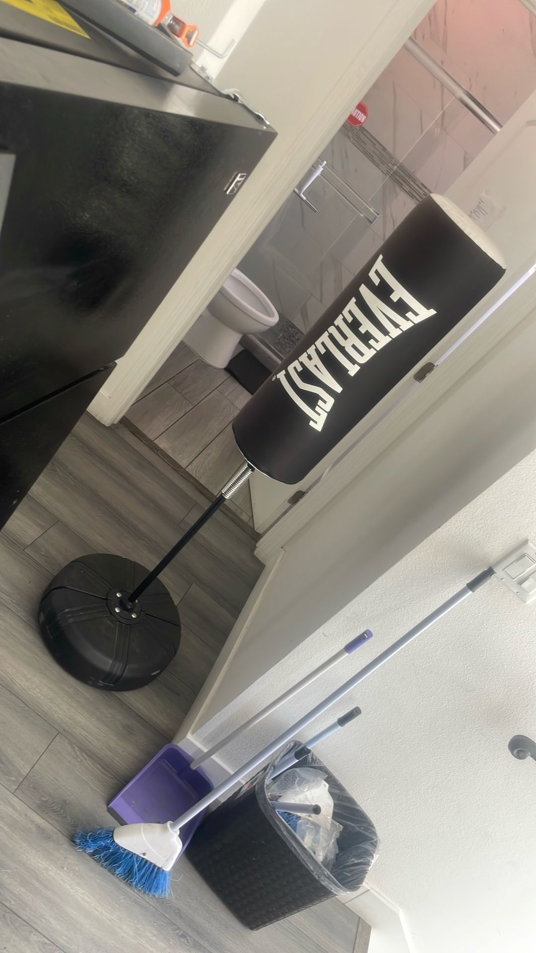 Everlast Core Free Standing Bag / Punching Bag 