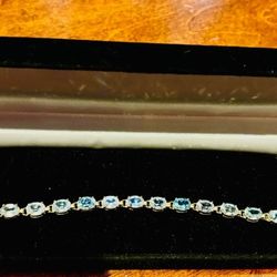 10k Yellow Gold Woman's Bracelet W/Topaz Stones