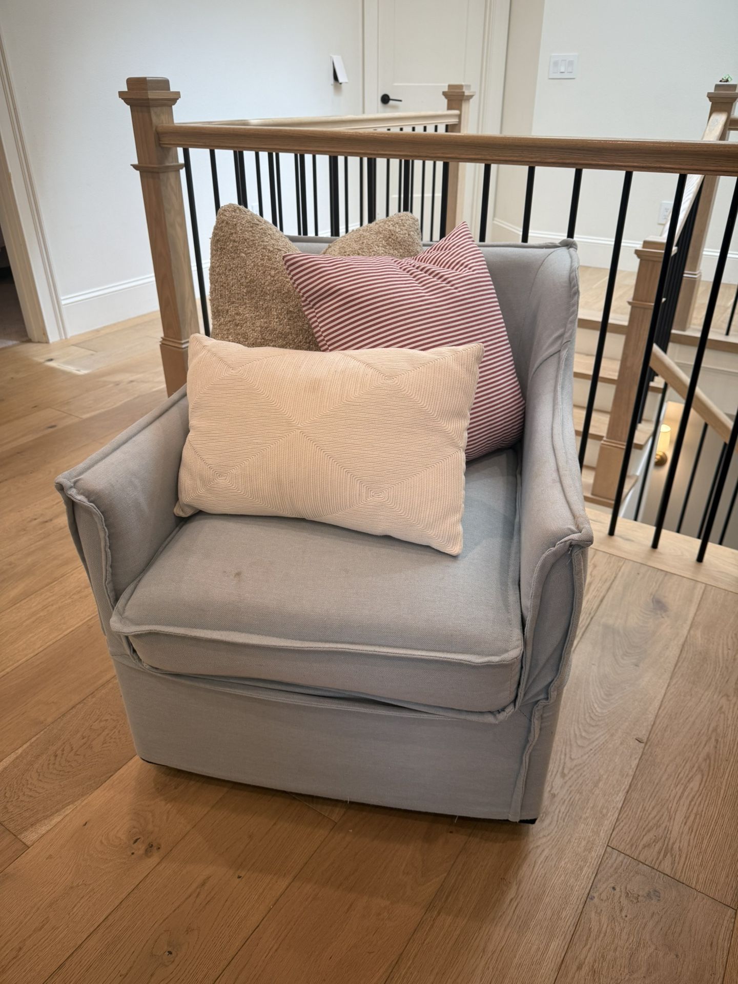 Free ArmChair