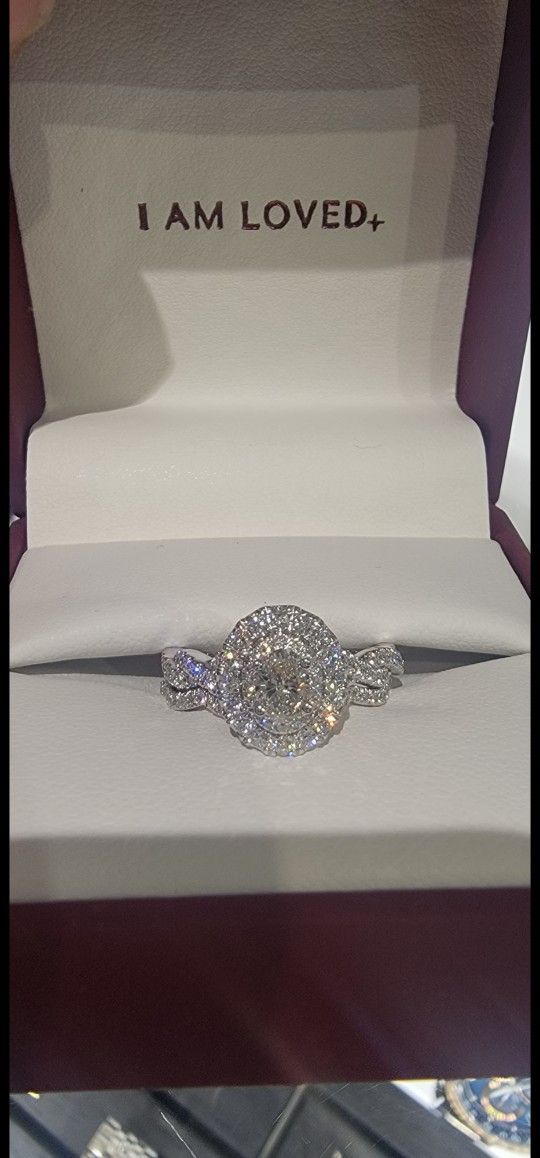 Wedding/Engagement Set Halo Diamonds
