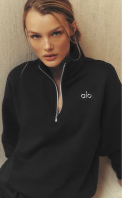 Alo Yoga accolade quarter zip