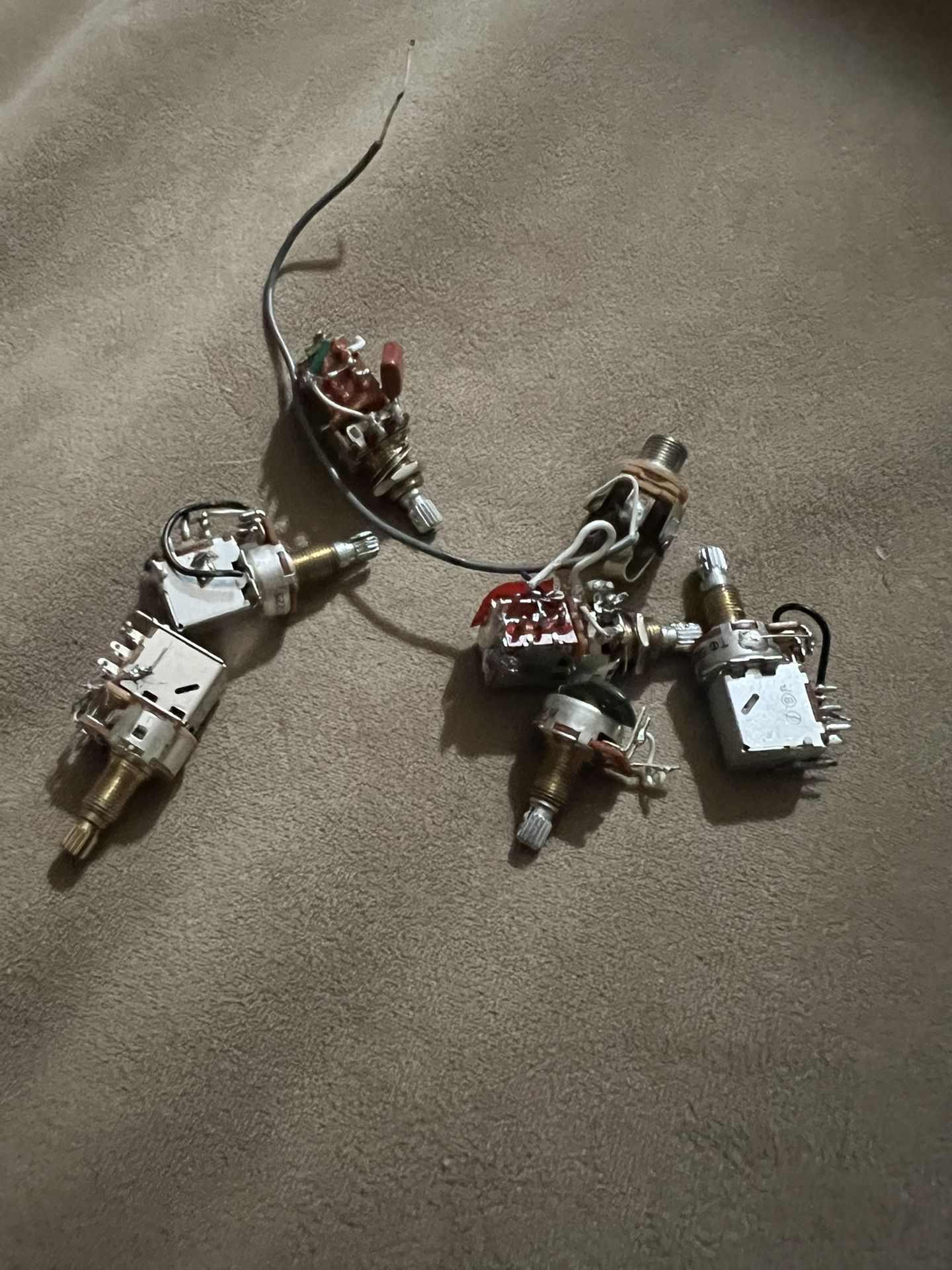 Electric Guitar Pots and input jack
