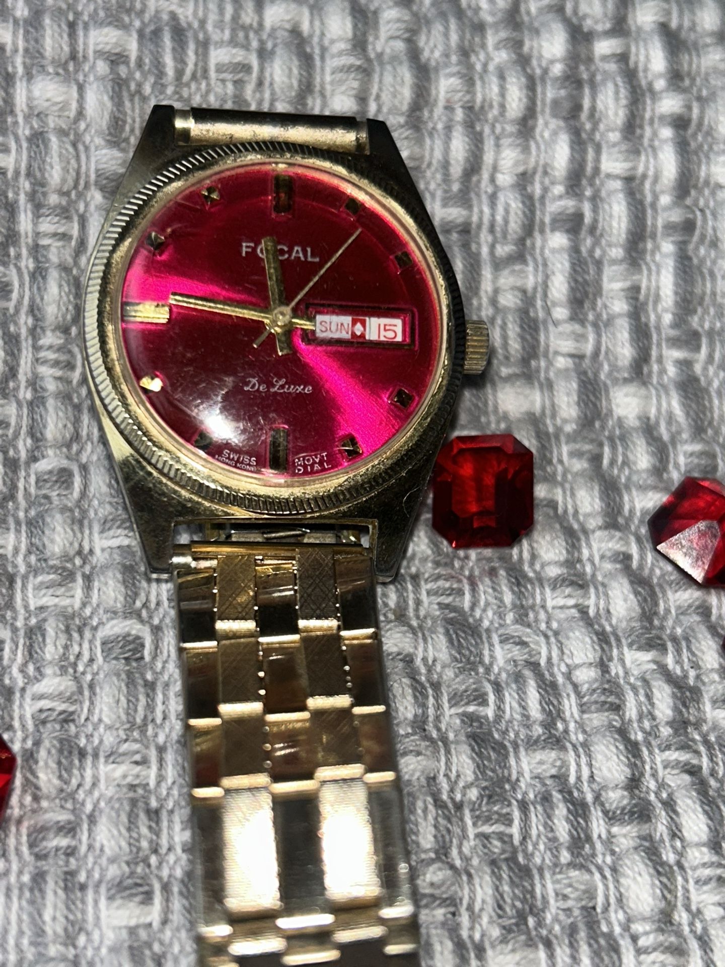 RED FOCAL WATCH