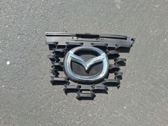 Mazda CX-50 emblem