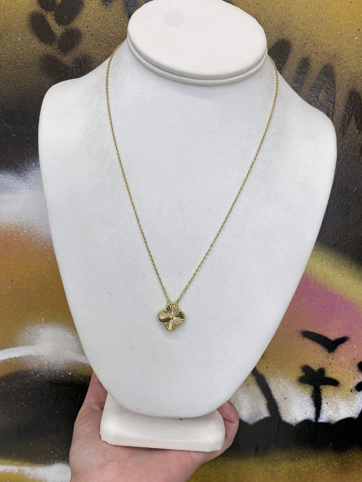 10k LARGE SINGLE FLOWER CHAIN