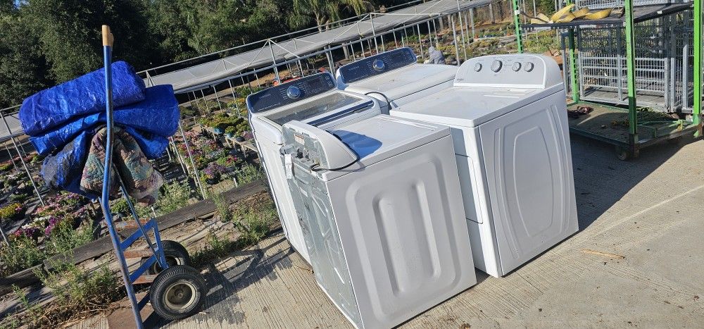 Whirlpool And Samsung Washer Dryer Set