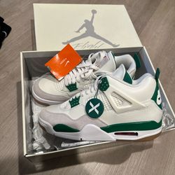 Nike Air Jordan 4 Retro SB Pine Green 