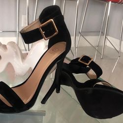 Black Suede Pumps- Size 7
