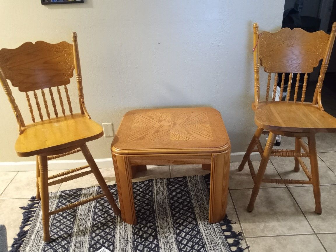OAK TABLE AND CHAIR SET