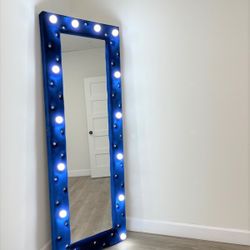New Mirror Stand 