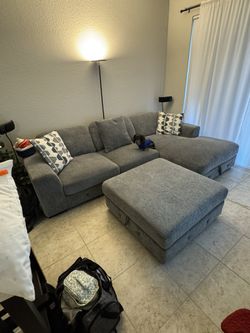 Beautiful Sectional Chase Couch and Ottoman with Storage