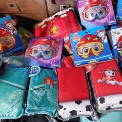 Size 3-5 Kids Vest Each Set Is $10