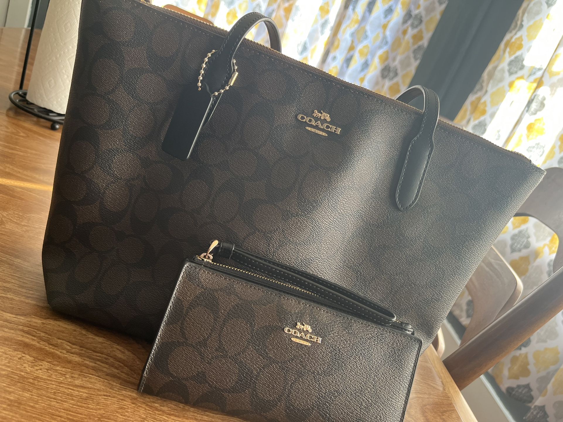 Coach New York Matching Set
