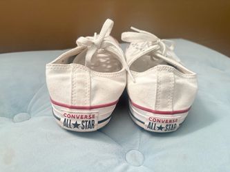 Women’s converse size 9