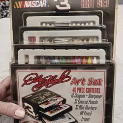 NEW IN BOX COLLECTORS 40 Pc ART SET BY DALE EARNDHARTD  ONLY 8 FIRM