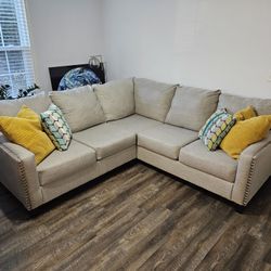 Ashley Furniture 2-piece Sectional *Delivery Included 