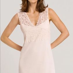 HANRO Switzerland M Nightgown Lace Cotton Tank Crystal Pink Moments Lingerie 10

Excellent condition,  never worn, no flaws
Size medium or sz 10-12
Fi
