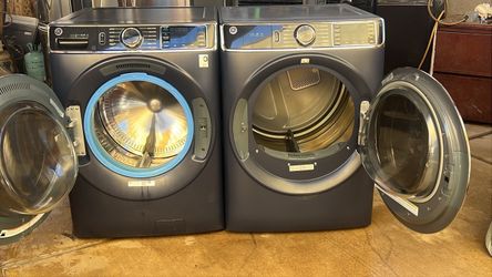 GE Front Load Washer and electric Dryer Set