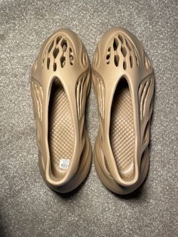 Yeezy Foam RNNR Ochre Size 12 - VNDS - Adidas Foam Runner for Sale in Fall  City, WA - OfferUp