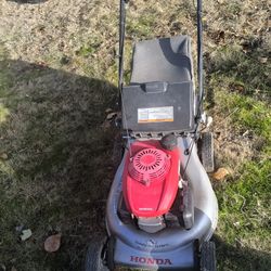 Used Honda HRX217VKA 21" Self-Propelled Gas Lawn Mower – Quadra Blade System
