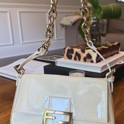 FENDI MAMA FOREVER BAGUETTE MINI WHITE PATENT LEATHER