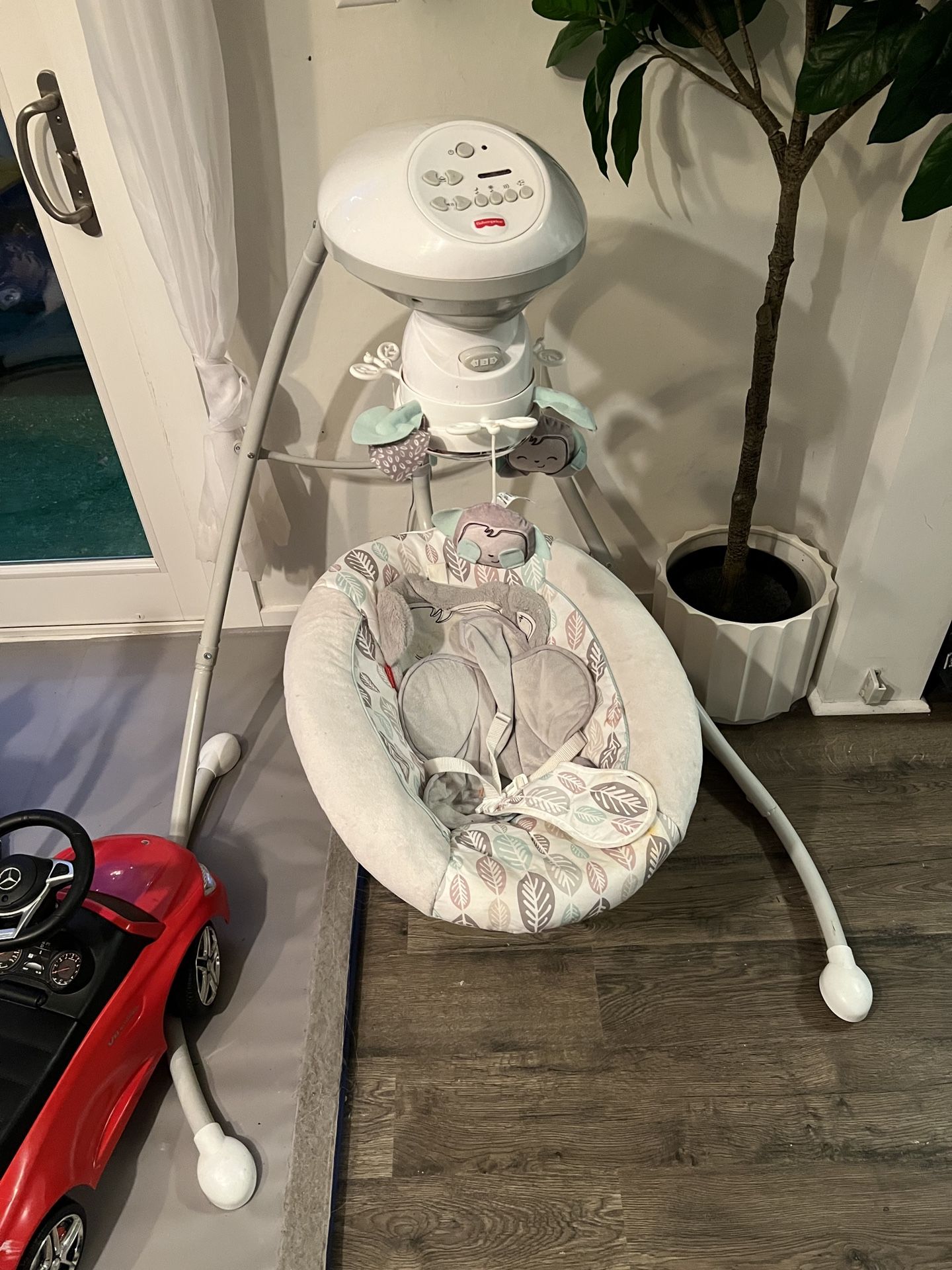 Fisher price Electric Baby Swing