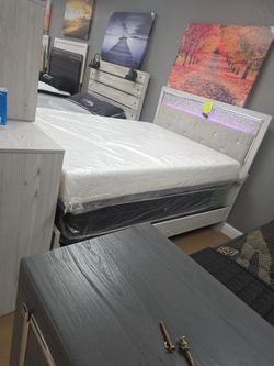 Queen 8 INCH MEMORY GEL FOAM MATTRESS NEW 