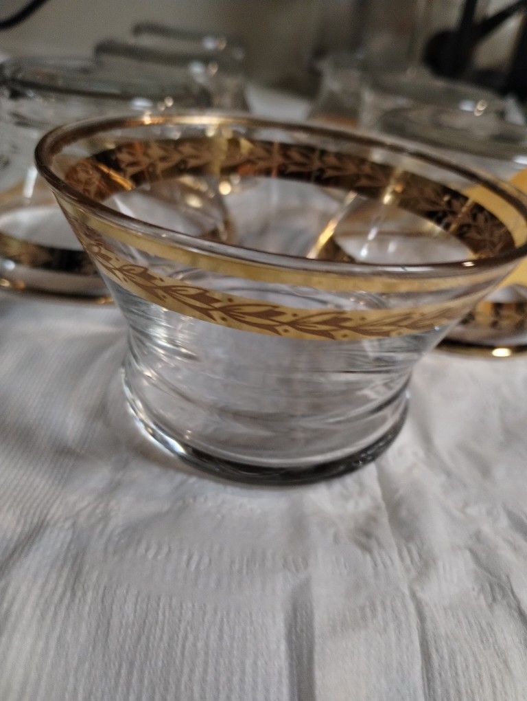 Laurel Leaf Gold Rim